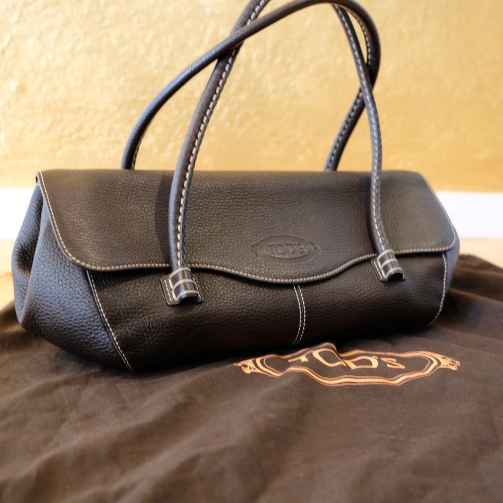 TOD'S CORNICHE WAVE LEATHER PURSE!